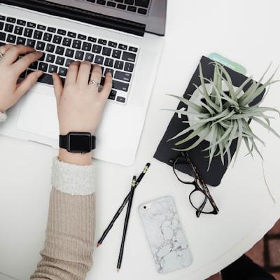 Volunteer as an R-Ladies Abstract Reviewer!